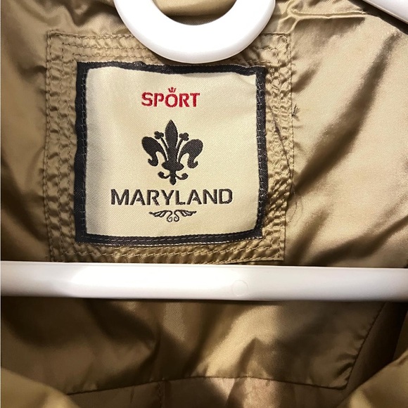 Women's Gold Puffer Jacket - Picture 4 of 5